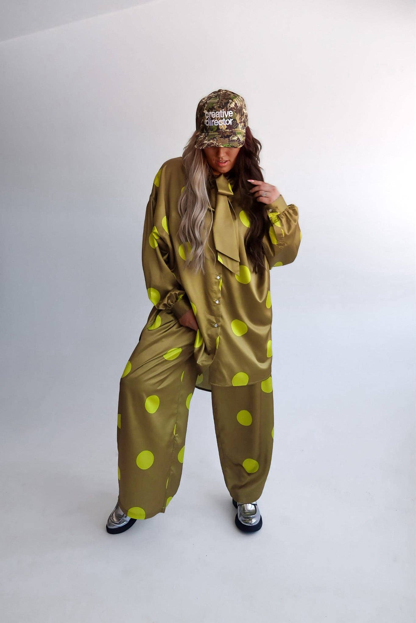 Spot On Oversized Bow-Tie Set