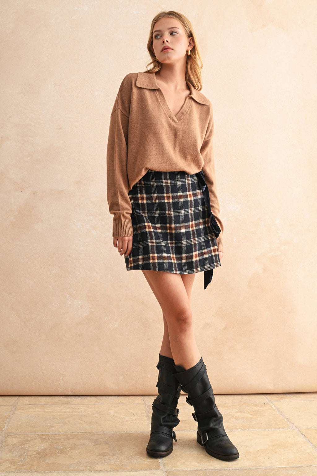 Knitted Sweater with Collar