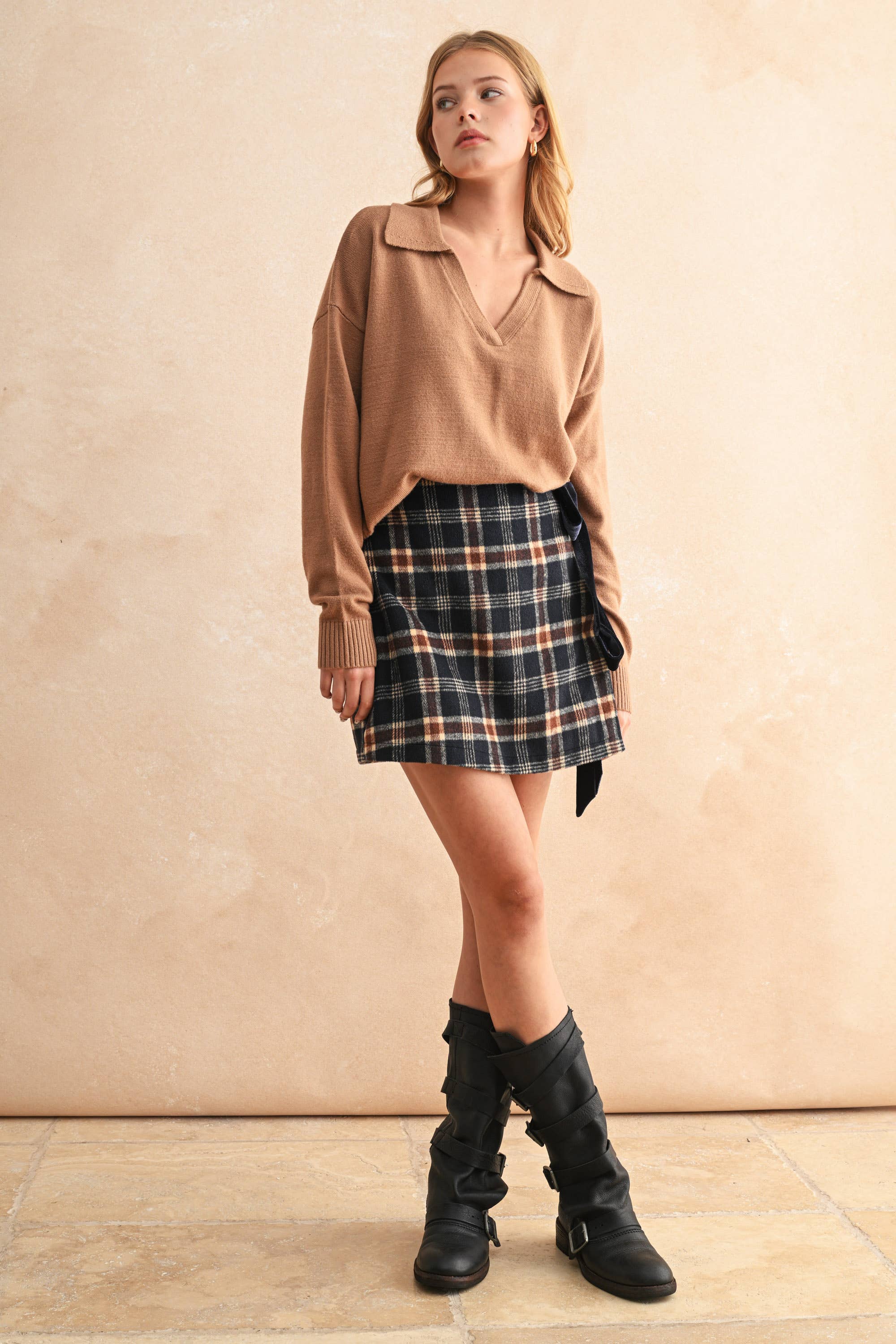 Knitted Sweater with Collar