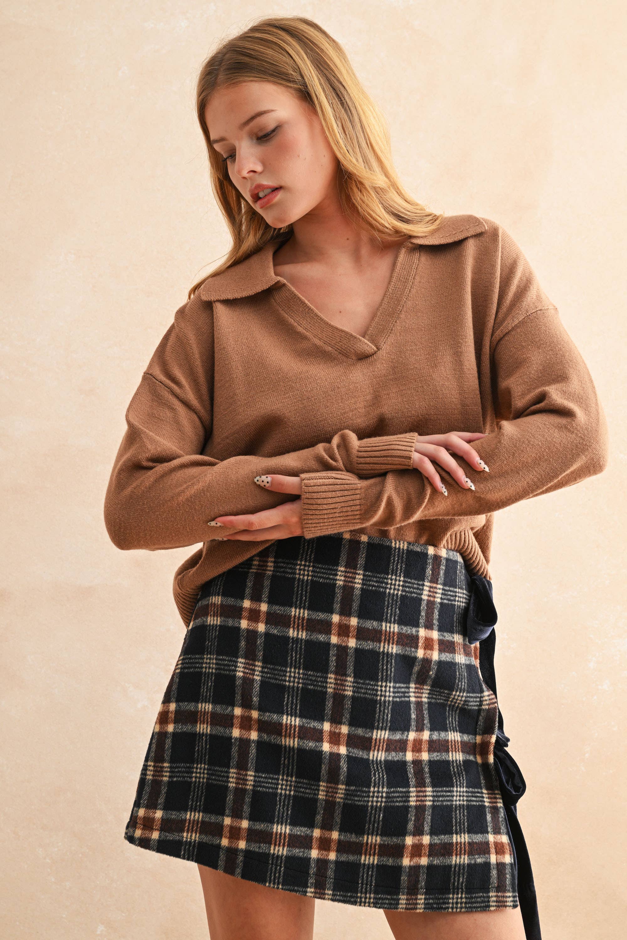 Knitted Sweater with Collar