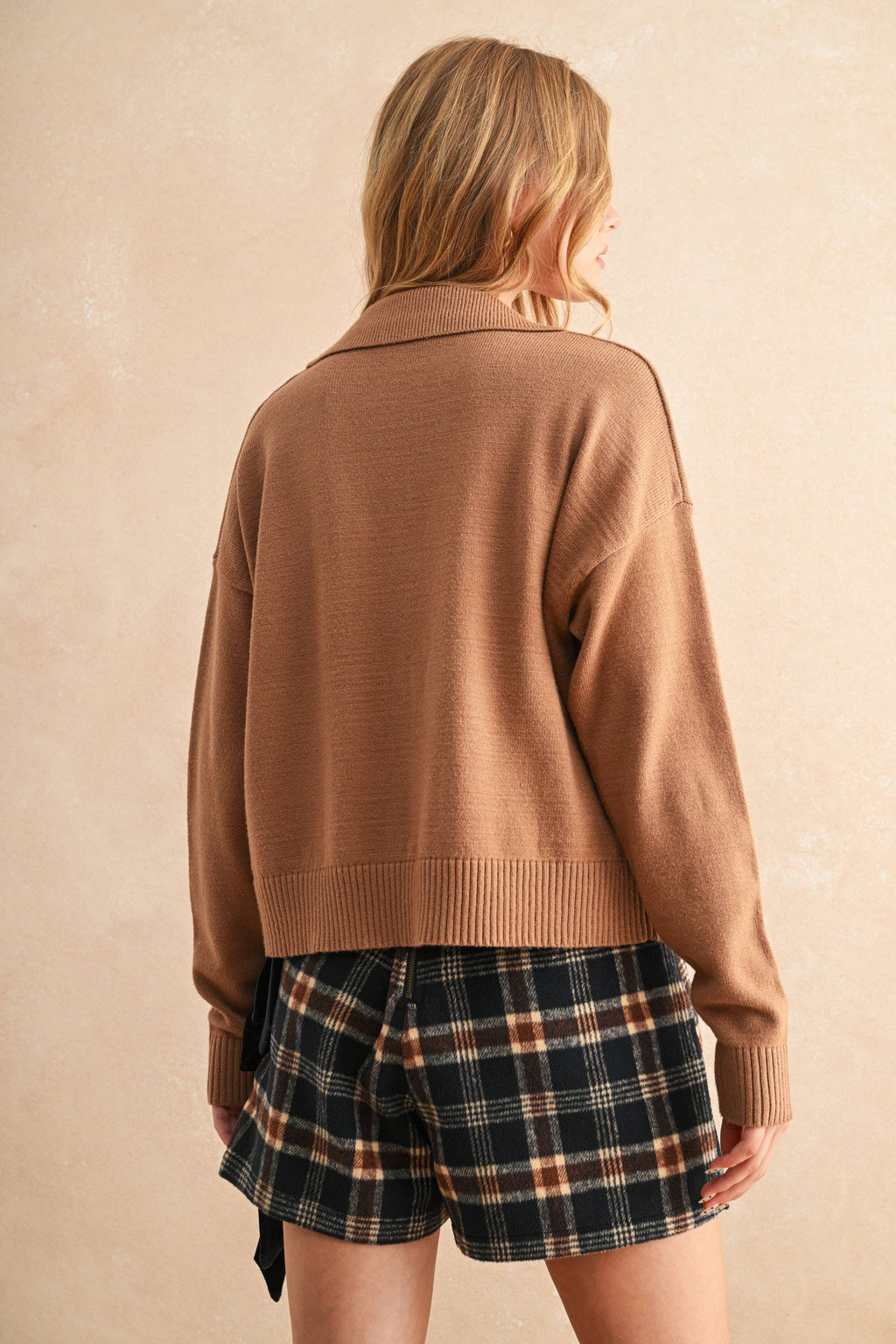 Knitted Sweater with Collar