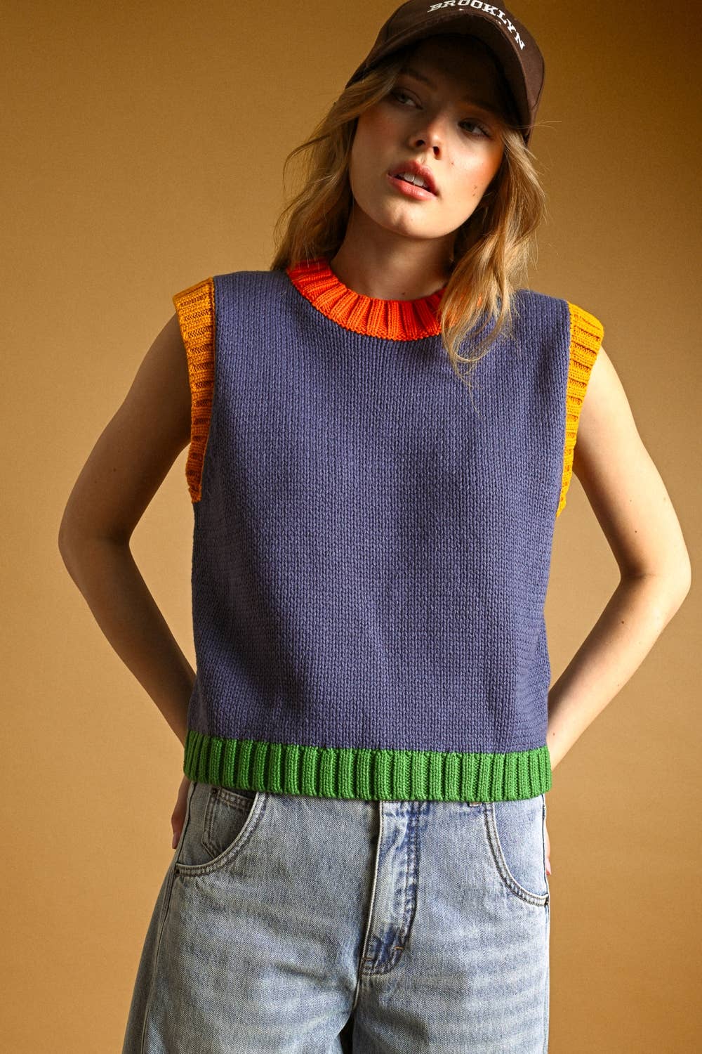 Color Contrasted Sleeveless Top