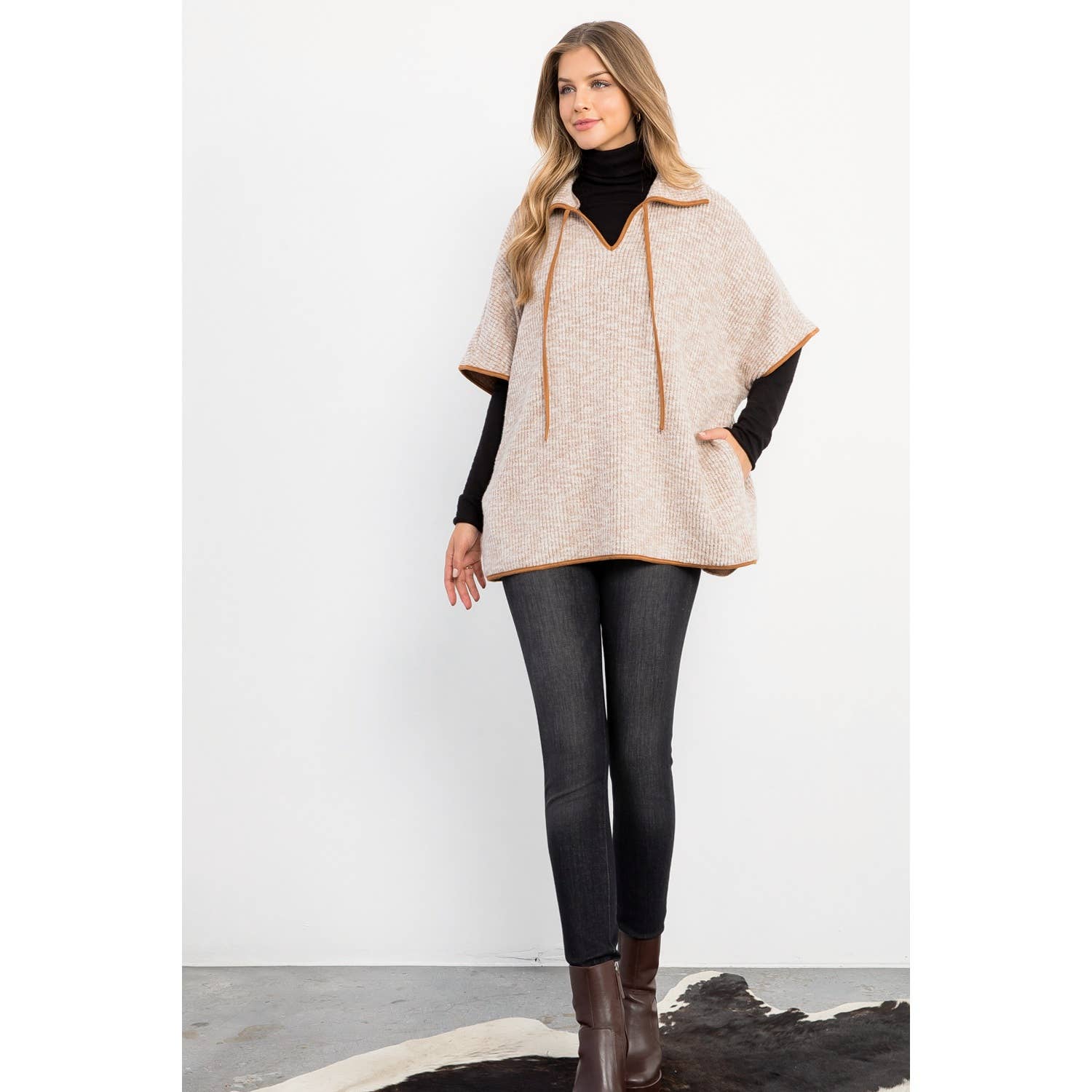 Sleeveless Collared Poncho