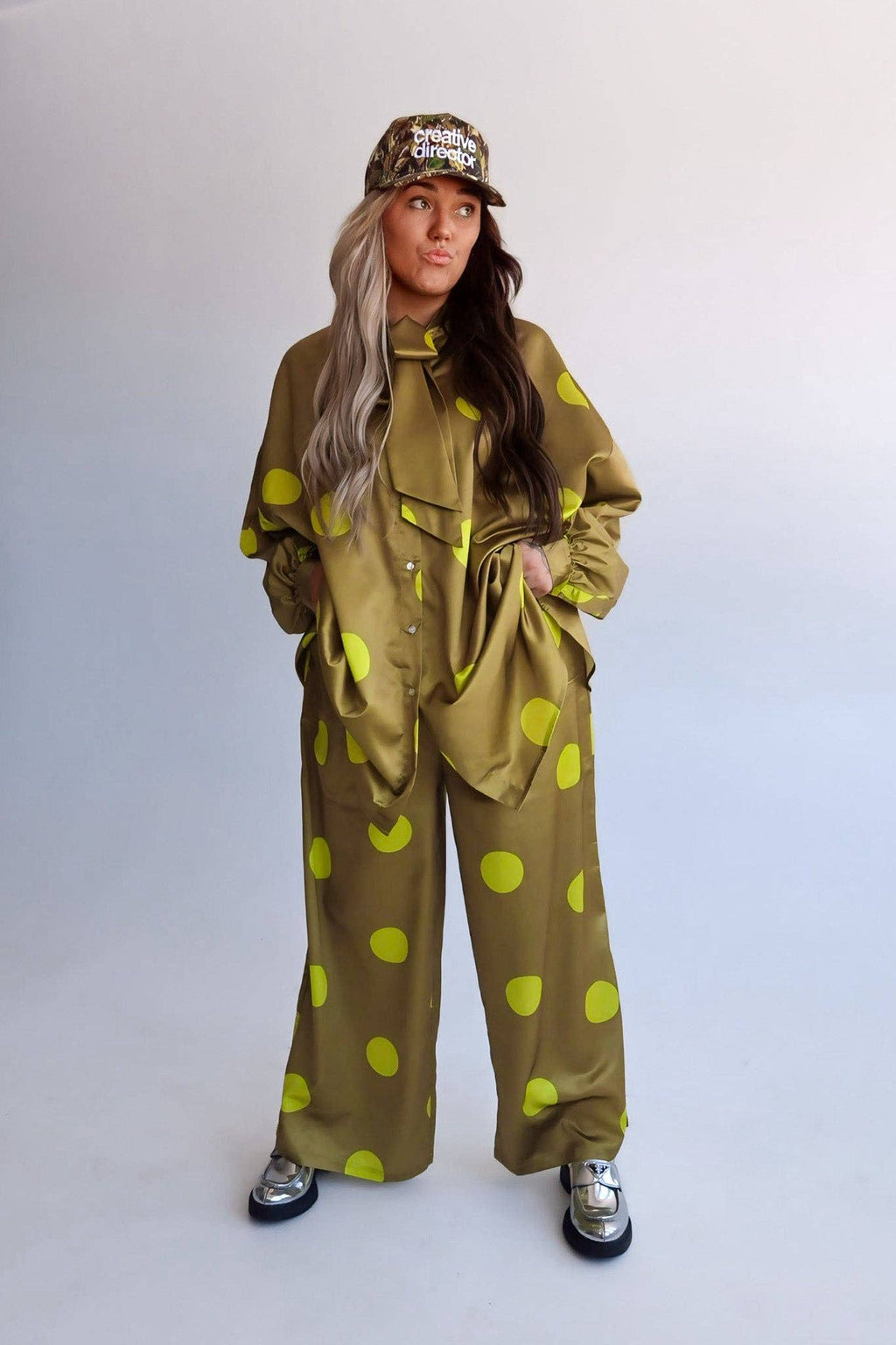 Spot On Oversized Bow-Tie Set