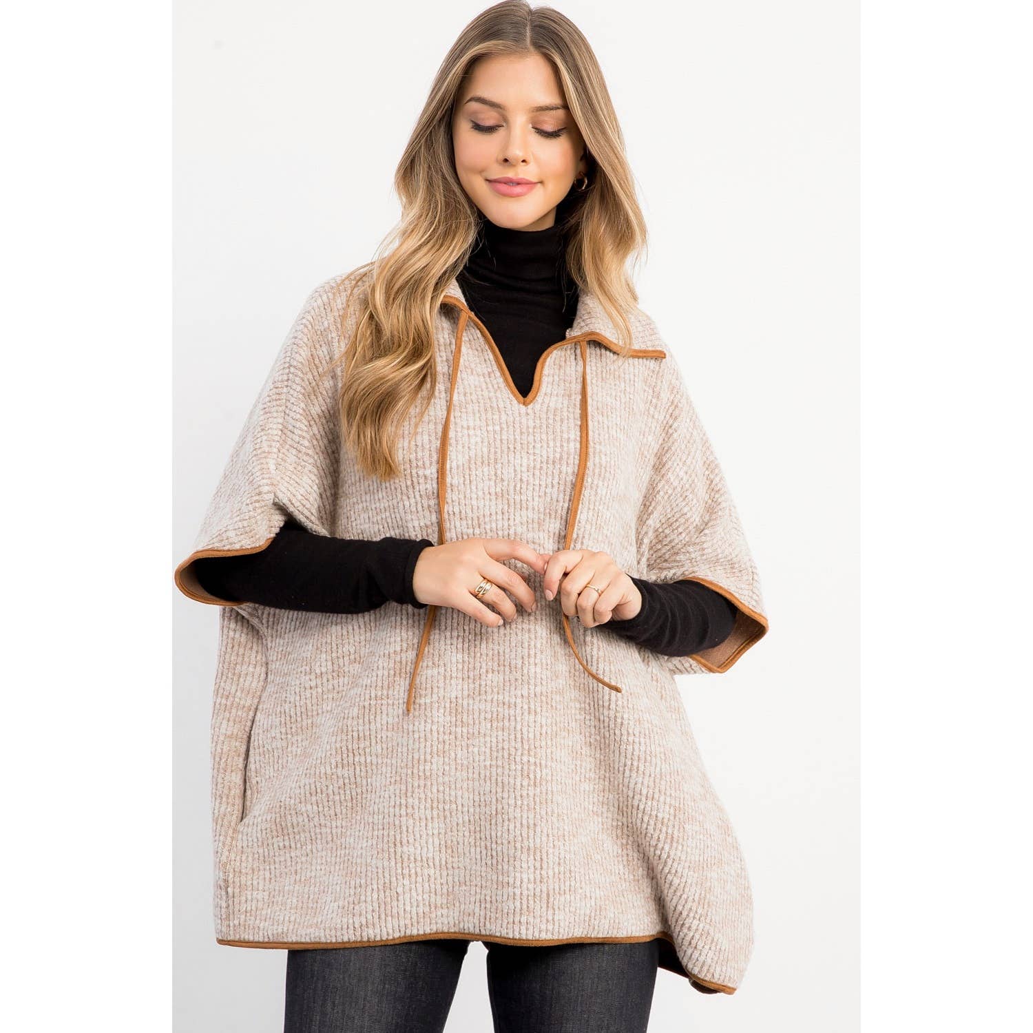 Sleeveless Collared Poncho
