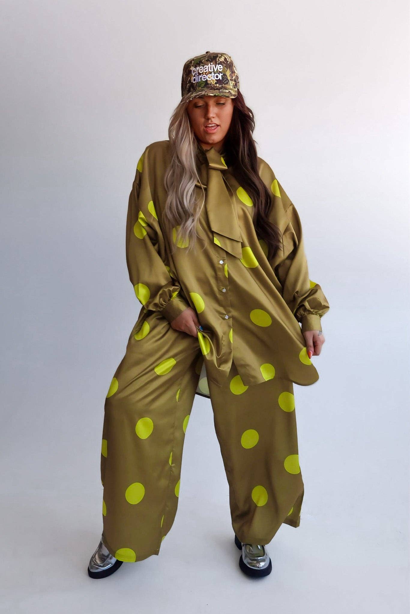 Spot On Oversized Bow-Tie Set