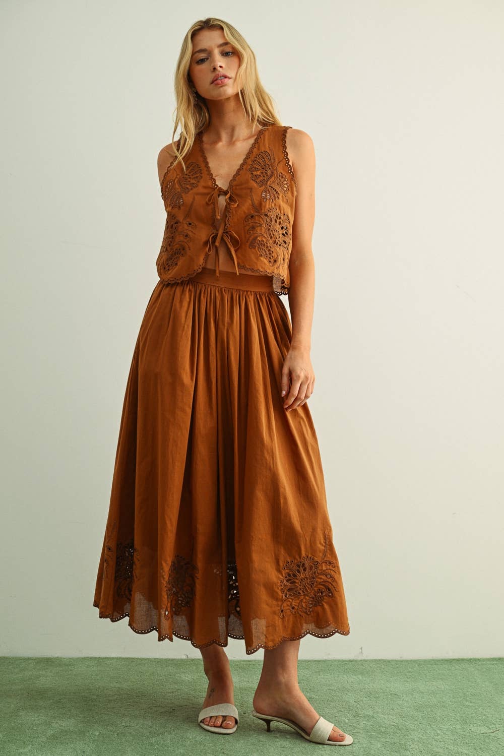 Chocolate Scalloped Detailed Skirt