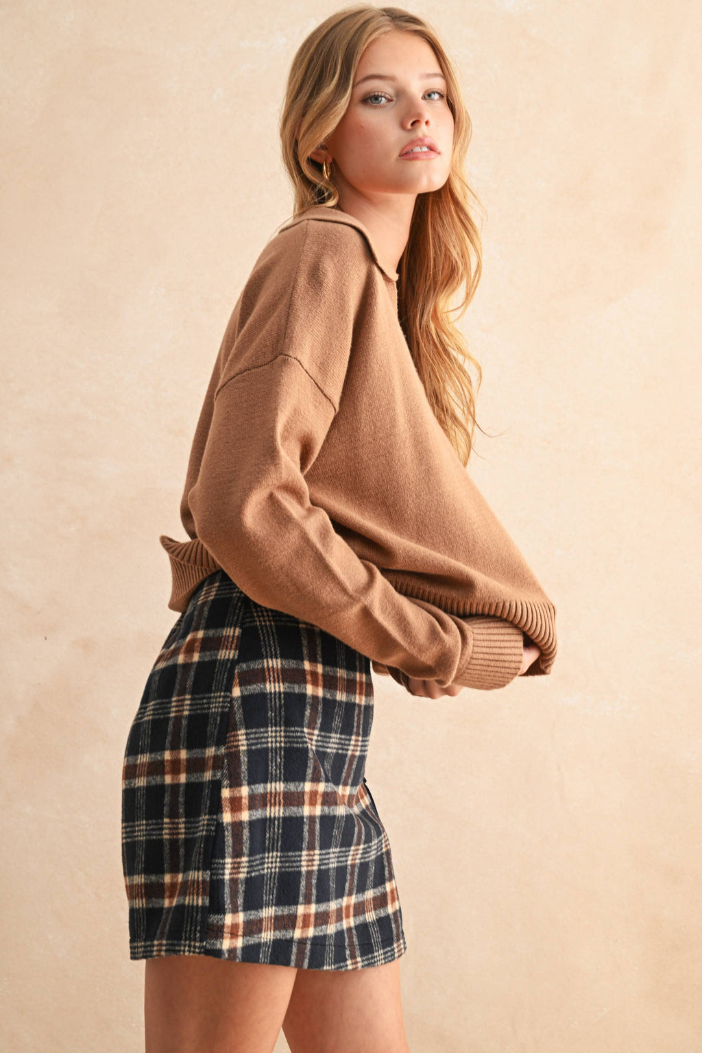 Knitted Sweater with Collar