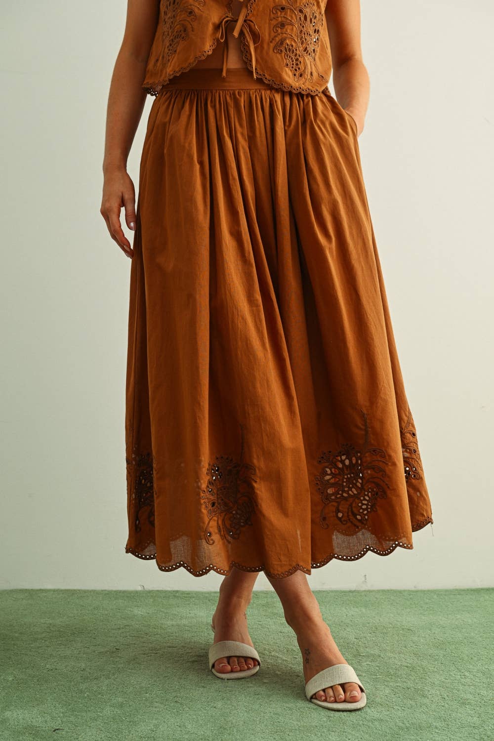 Chocolate Scalloped Detailed Skirt