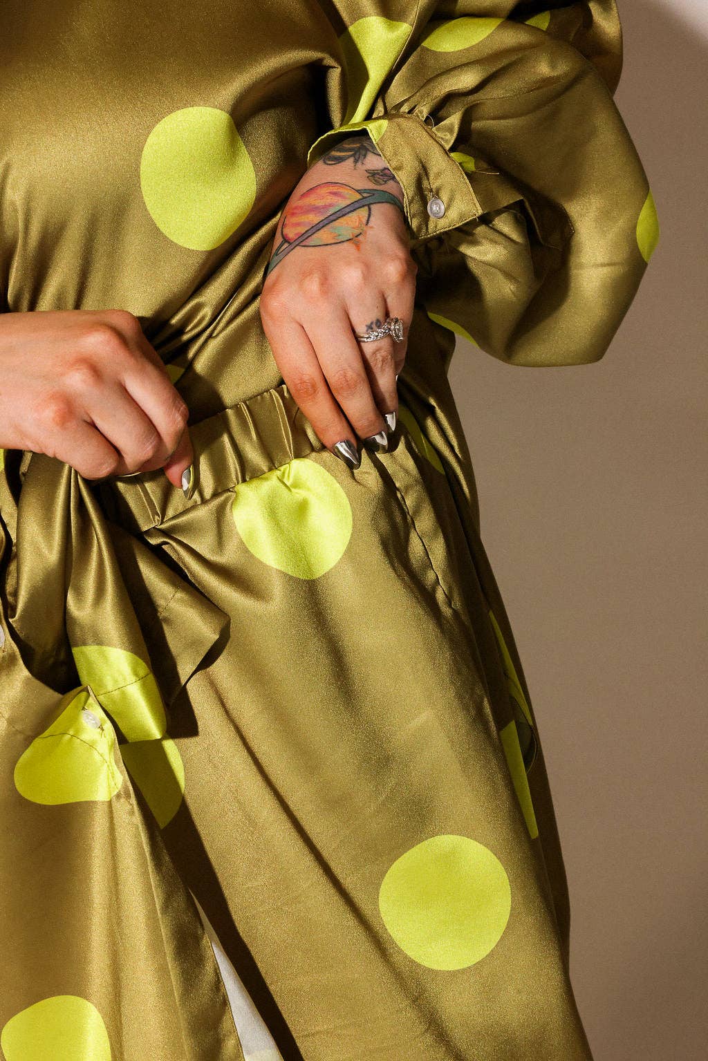 Spot On Oversized Bow-Tie Set