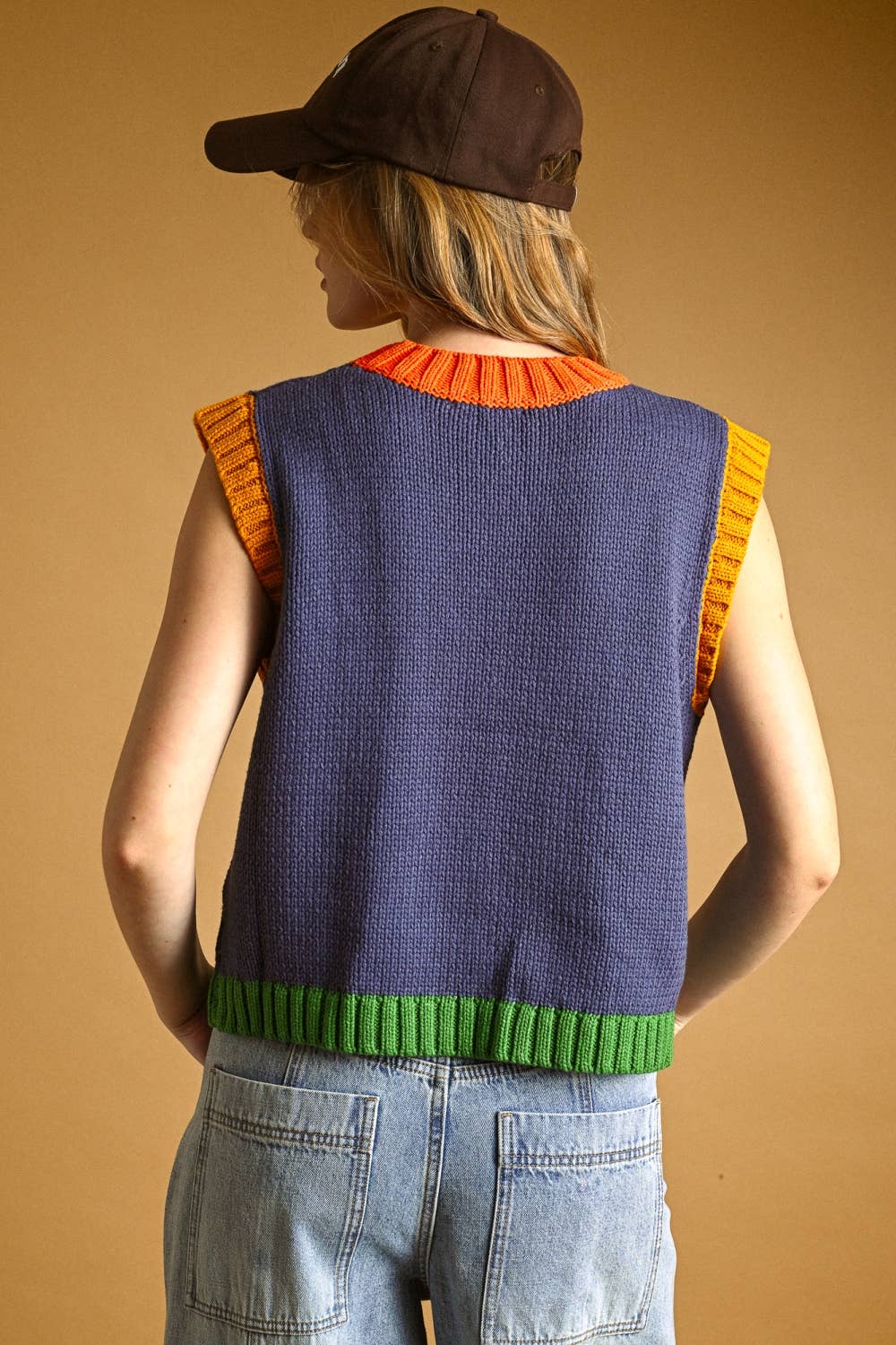 Color Contrasted Sleeveless Top