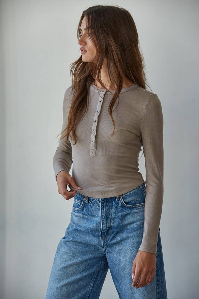 Ribbed Long-Sleeved Henley