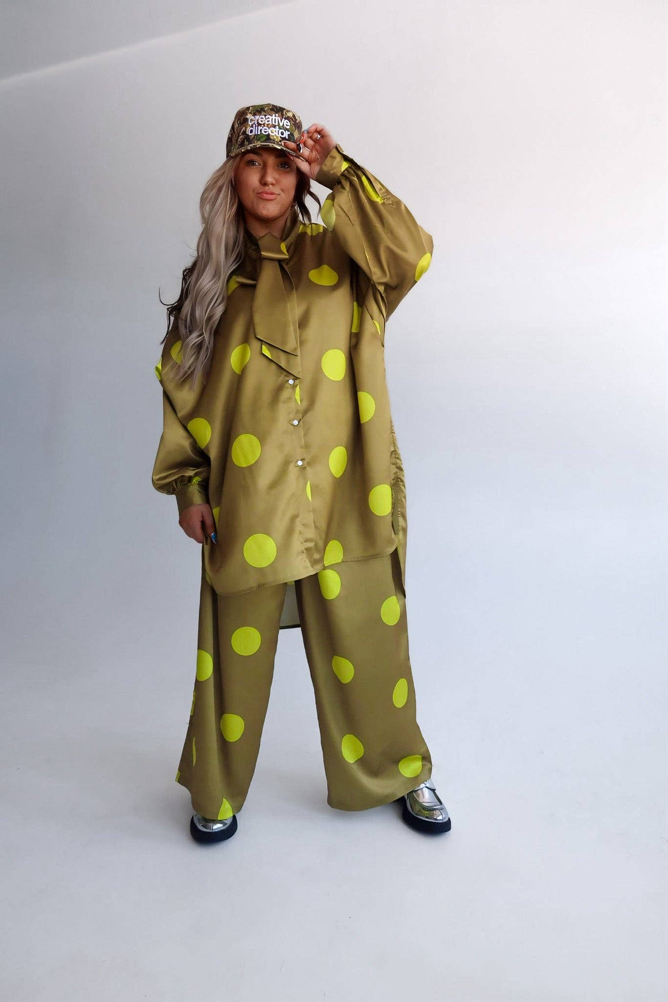 Spot On Oversized Bow-Tie Set