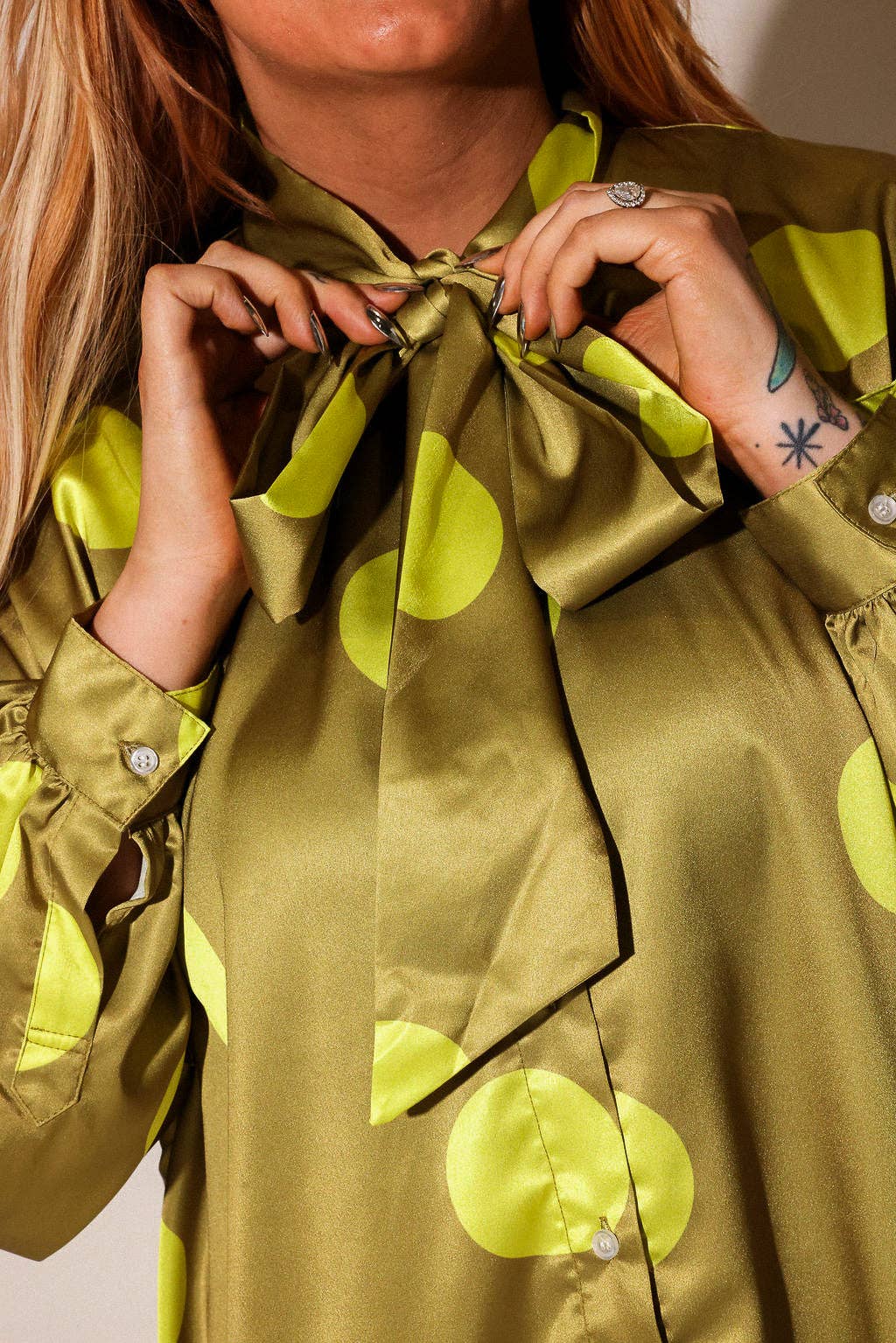 Spot On Oversized Bow-Tie Set