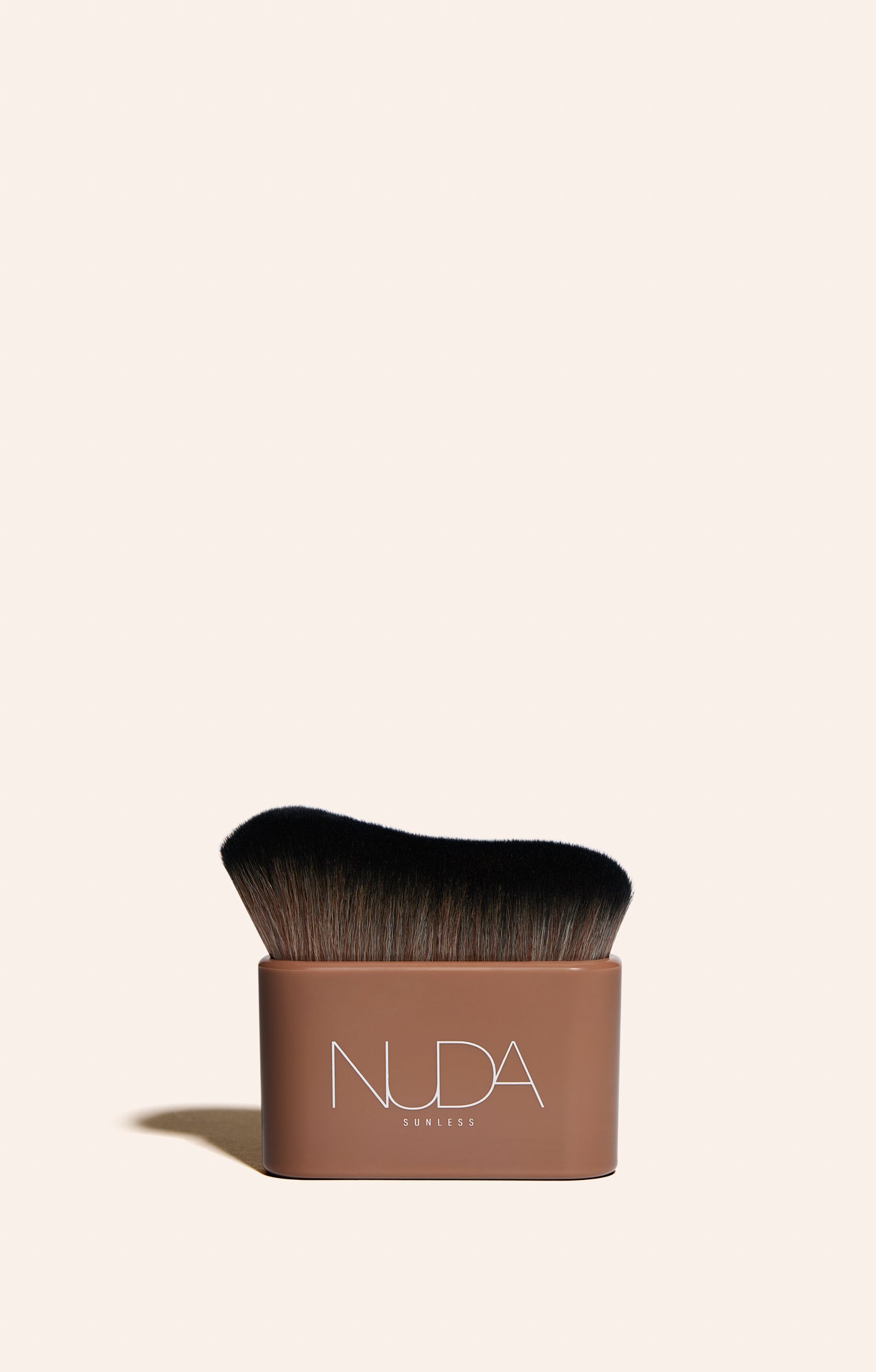 NUDA Blending Brush: Seamless Self Tan Application