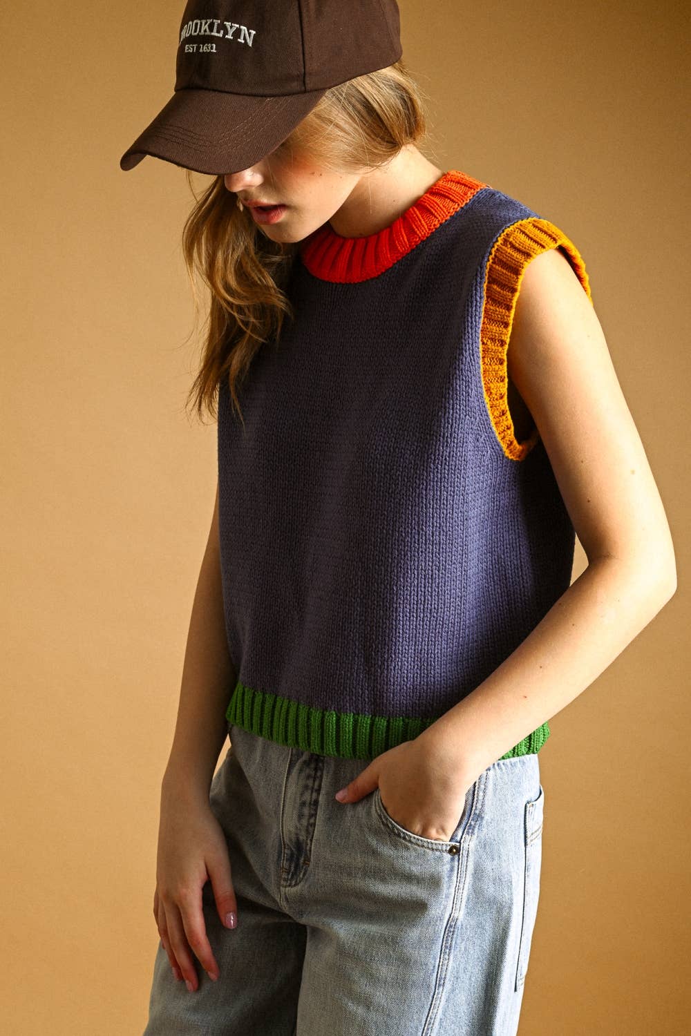 Color Contrasted Sleeveless Top