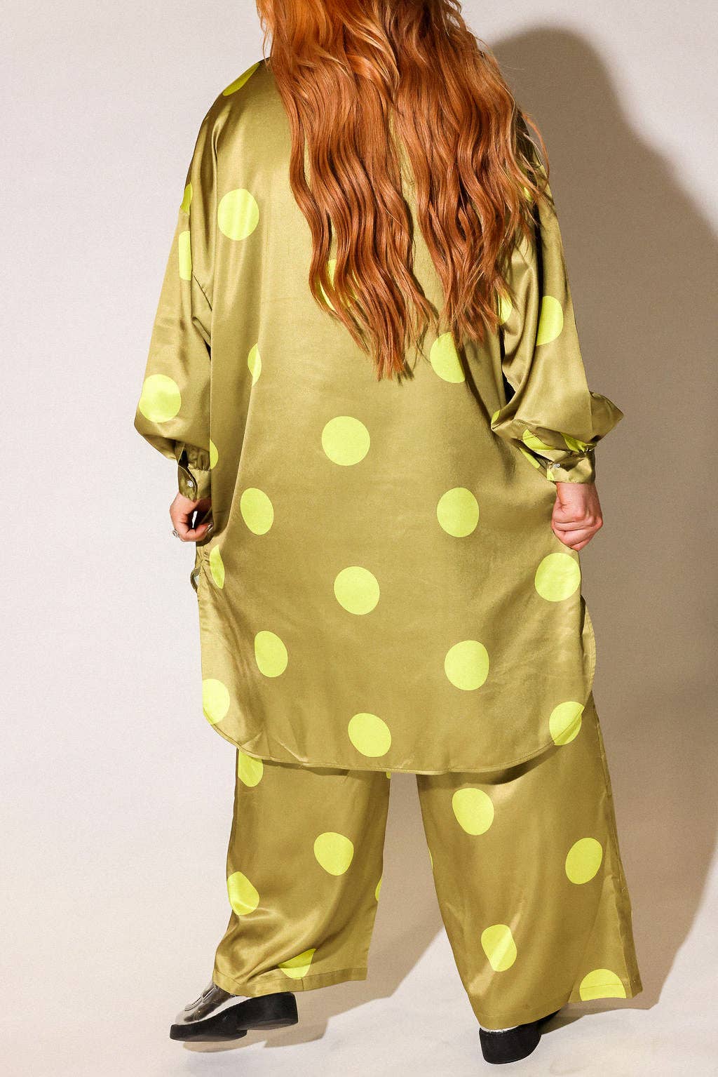 Spot On Oversized Bow-Tie Set