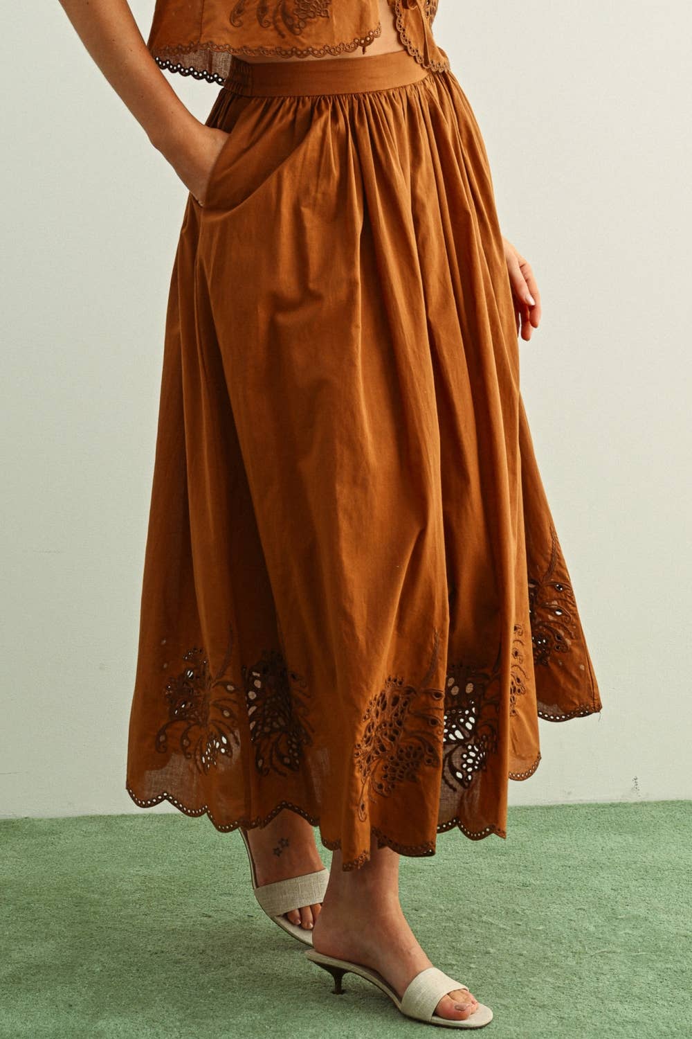 Chocolate Scalloped Detailed Skirt