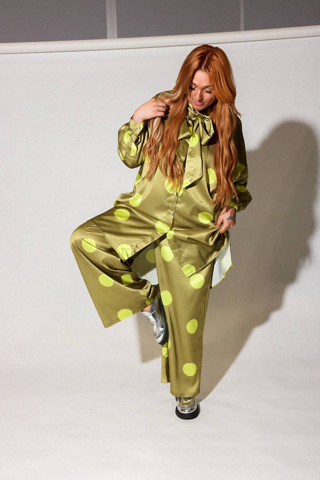 Spot On Oversized Bow-Tie Set