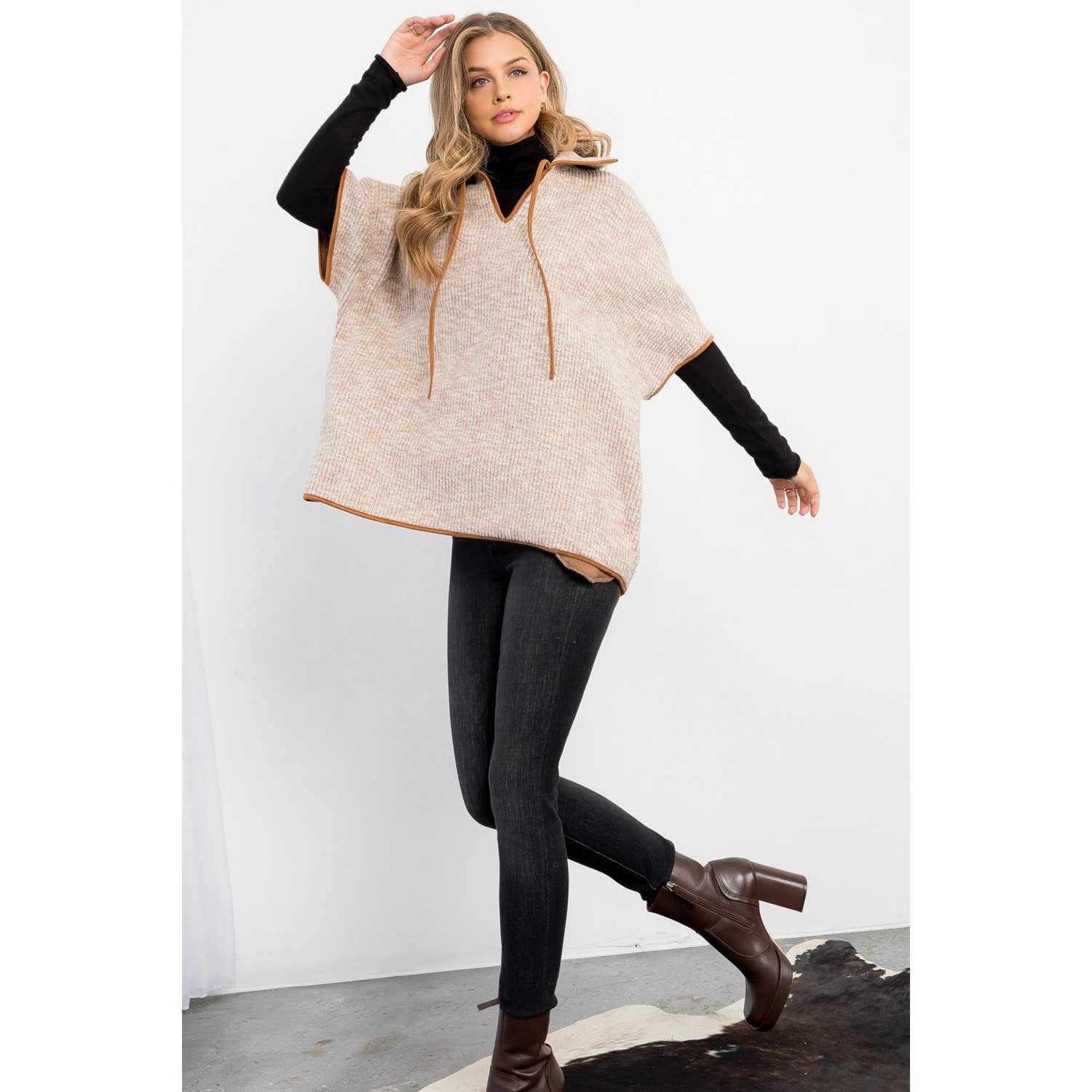 Sleeveless Collared Poncho