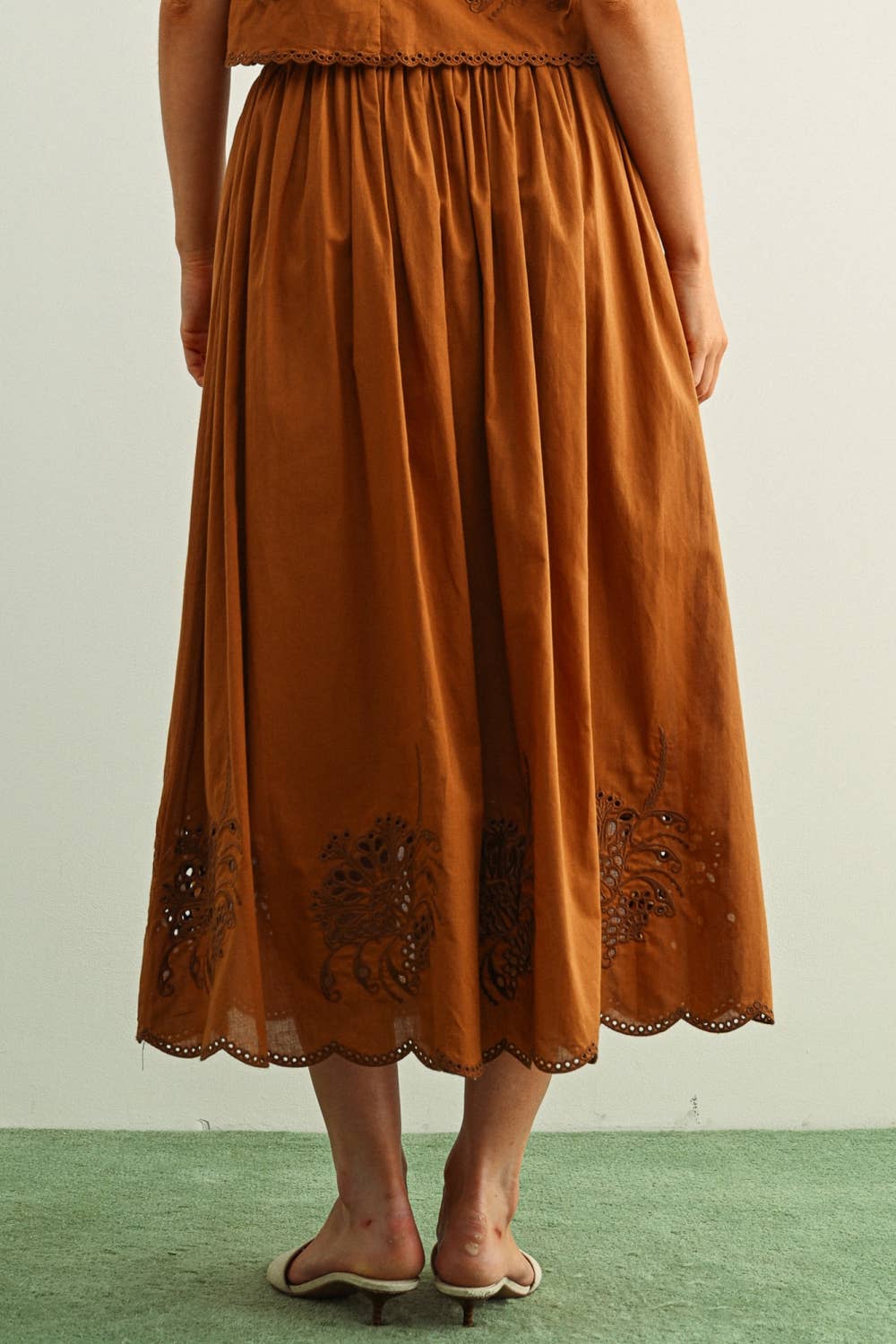 Chocolate Scalloped Detailed Skirt