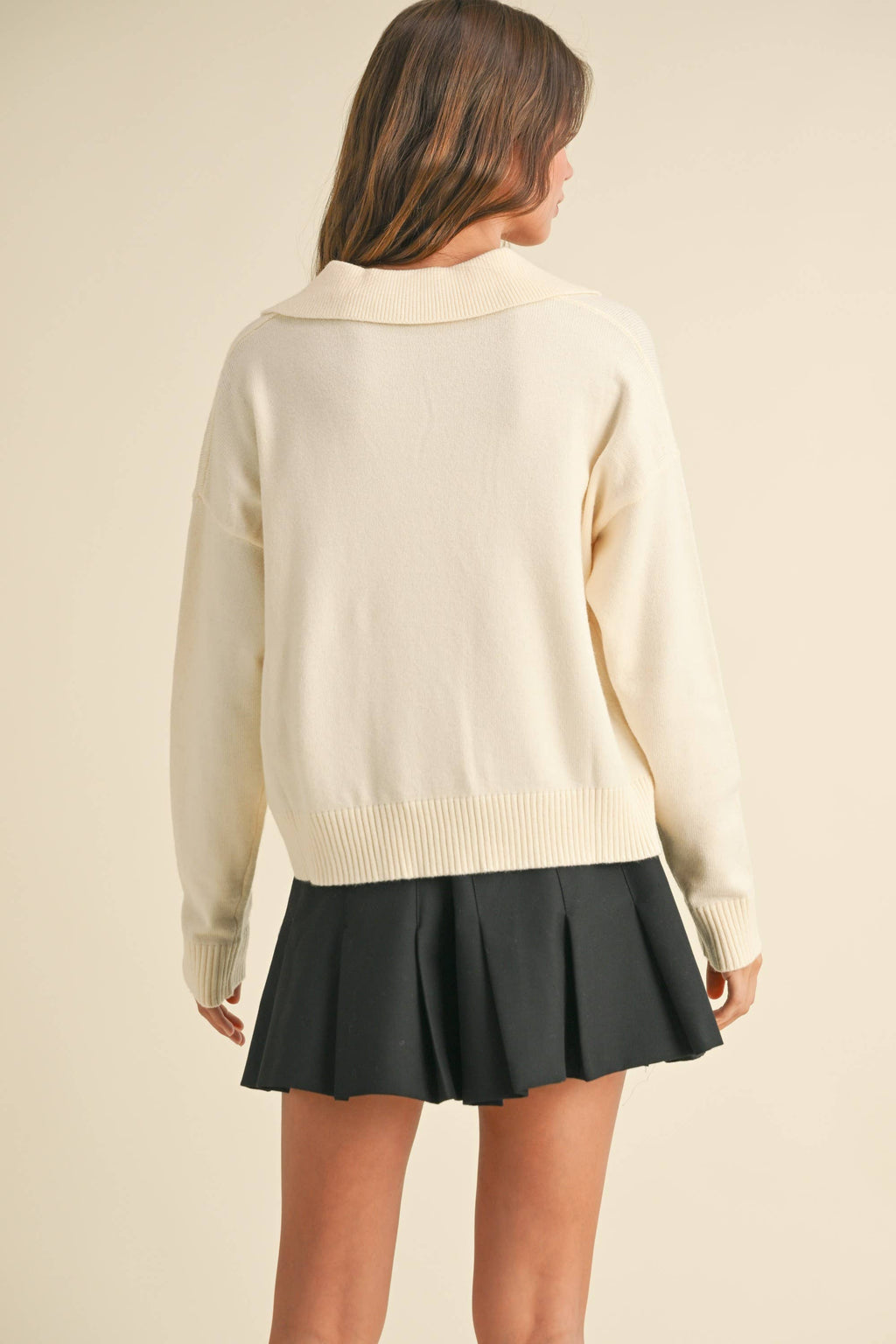 Knitted Sweater with Collar