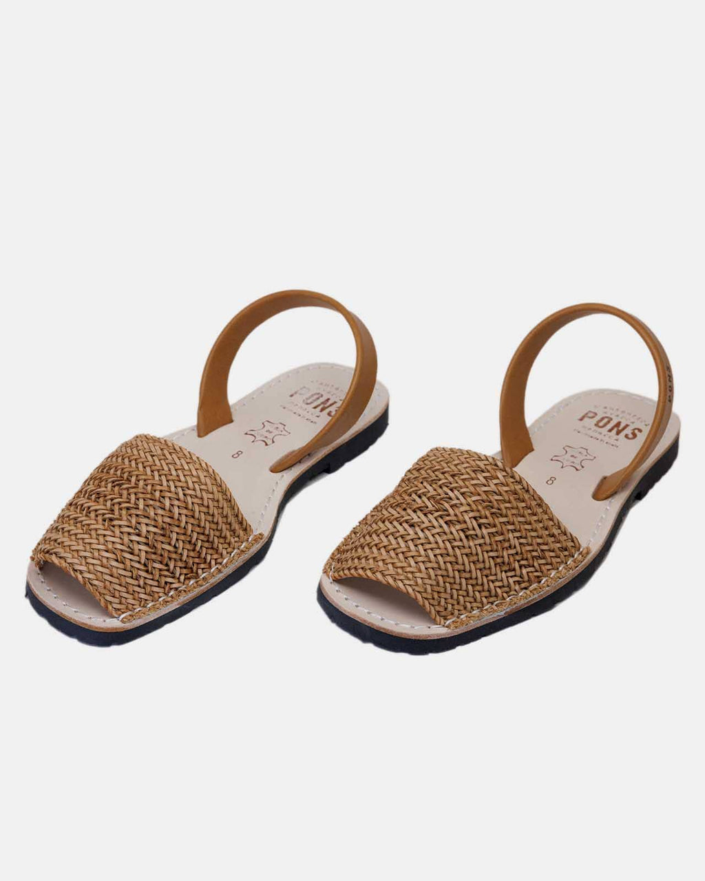 Classic Style Woven in Caramel