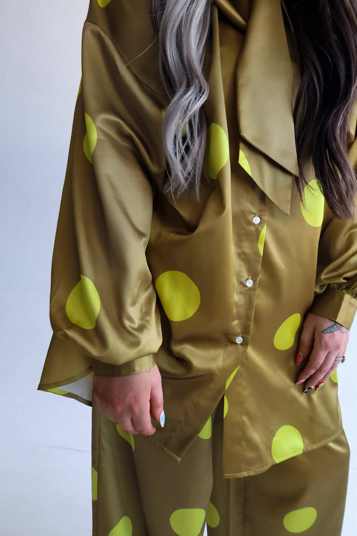 Spot On Oversized Bow-Tie Set