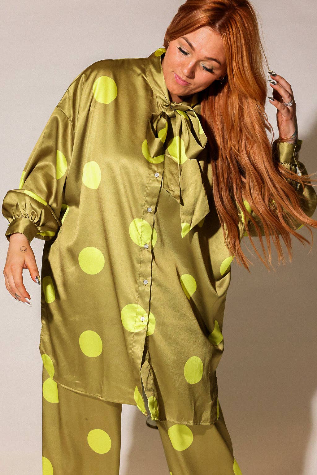 Spot On Oversized Bow-Tie Set