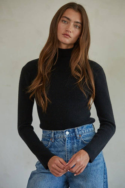 Turtle Neck Knit Sweater